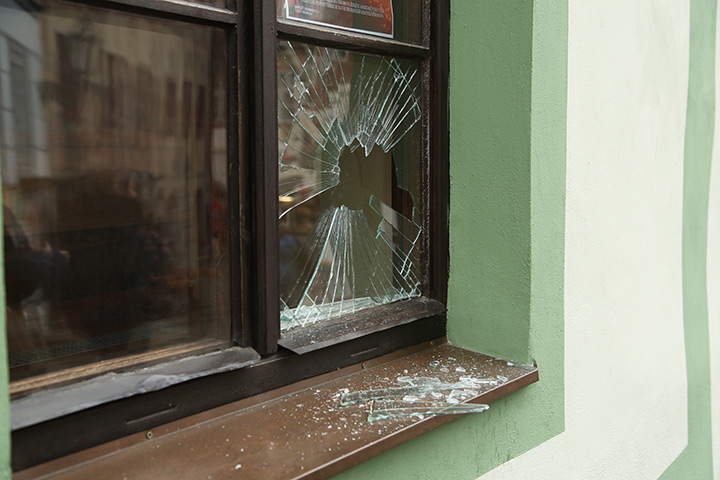 A2B Glass are able to board up broken windows while they are being repaired in Weymouth.